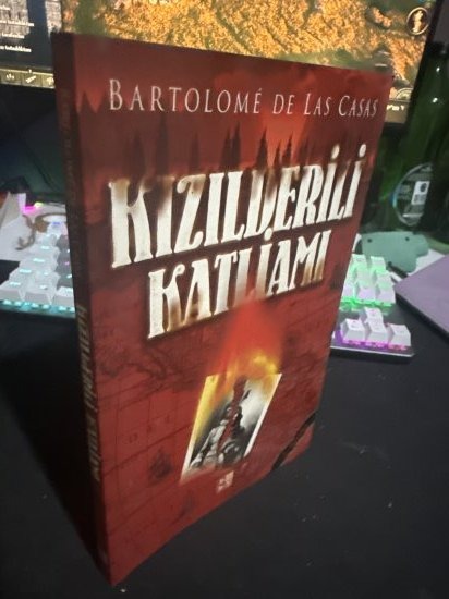 Kızılderili Katliamı - Bartolomé de las Casas kitap kapağı