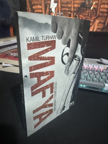 Uyuşturucu-Karapara MAFYA - Kamil Turhan kitap kapağı