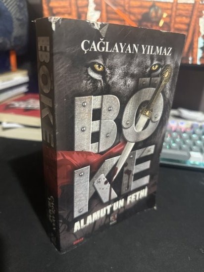BÖKE - ALAMUT'UN FETHİ - ÇAĞLAYAN YILMAZ kitap kapağı