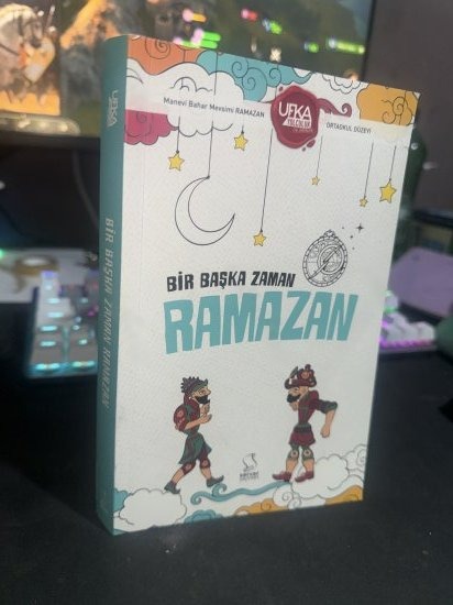 Bir Başka Zaman Ramazan - Ayşenur gönen kitap kapağı