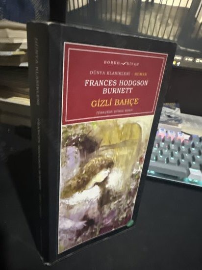 GİZLİ BAHÇE - FRANCES HODGSON kitap kapağı