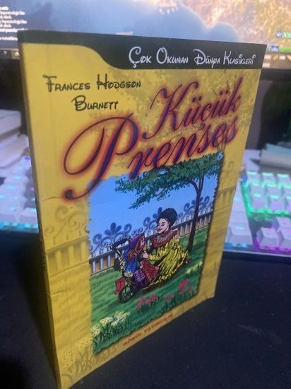 Küçük Prenses - Frances Hudgson Burnett kitap kapağı