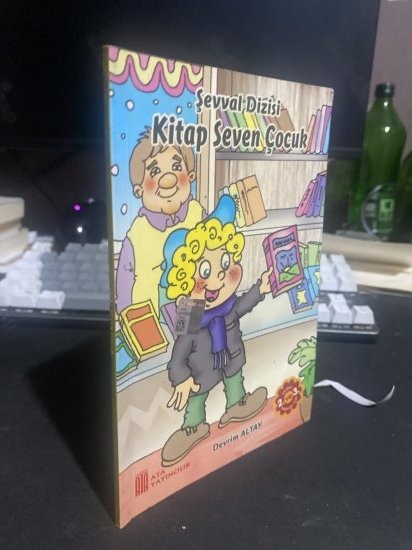 KİTAP SEVEN ÇOCUK - DEVRİM ALTAY kitap kapağı