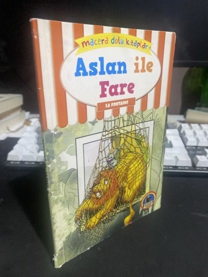 KARATAY NEŞE DOLU KİTAPLARDAN ASLAN İLE FARE - Kolektif / Belirtilmemiş kitap kapağı