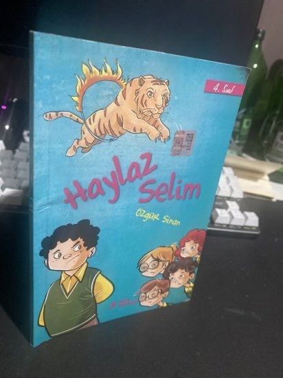 Haylaz Selim - Özgür Sinan kitap kapağı