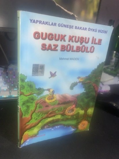 Guguk Kuşu ile Saz Bülbülü - Mehmet Maden kitap kapağı