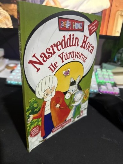 Nasreddin Hoca ile Yürüyoruz - Ahmet Maraşlı kitap kapağı