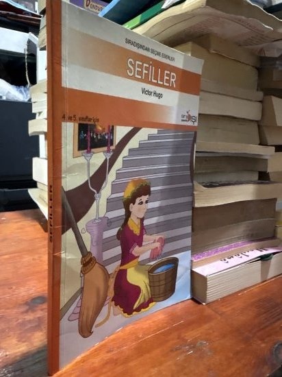 SEFİLLER - VICTOR HUGO kitap kapağı