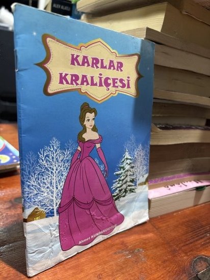 KARLAR KRALİÇESİ