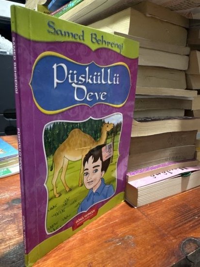 Püsküllü Deve