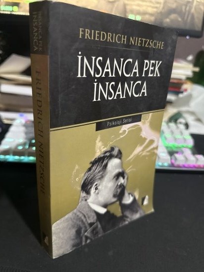 İnsanca Pek İnsanca - Friedrich Nietzsche kitap kapağı