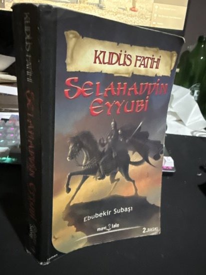 Kudüs Fatihi Selahaddin Eyyubi - Ebubekir Subaşı kitap kapağı