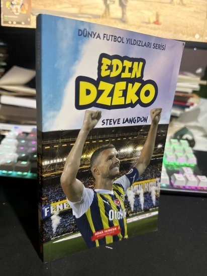 EDIN DZEKO - Steve langdon kitap kapağı
