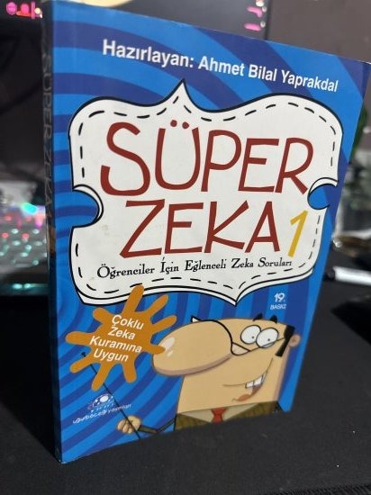SÜPER ZEKA 1 - Ahmet Bilal Yaprakdal kitap kapağı