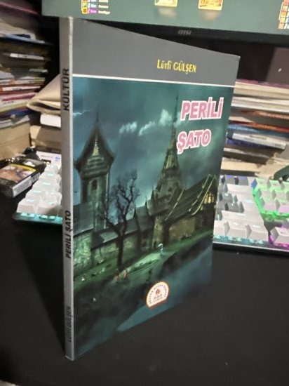 PERİLİ ŞATO - LÜTFİ GÜLŞEN kitap kapağı